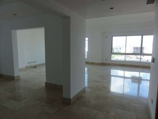 Gorgeous 3 Bedrooms Apartment In An